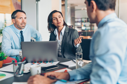 El Acuerdo MDT-2023-140 impone multas por no registrar contratos, finiquitos y pagos laborales en el sistema oficial.