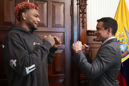 Michael Morales junto al presidente Noboa en Carondelet.