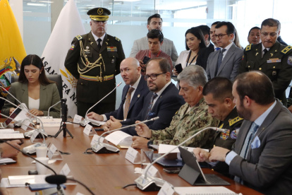 Gian Carlo Loffredo, ministro de Defensa y John Reimberg, ministro del Interior han defendido en la Asamblea la última ley urgente del Gobierno.