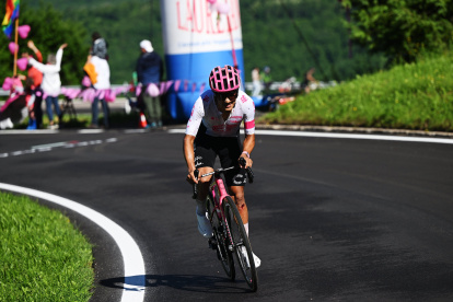 Richard Carapaz demostró en la etapa 17 que va con fuerza por la corona del Giro de Italia.
