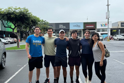 Deporte. Off-Pace Run Club transforma la rutina con encuentros semanales en Plaza Lagos y sus alrededores