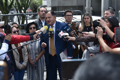 El abogado Carlos Bravo auspicia la denuncia del correísmo sobre la tinta de los esferográficos usados en el balotaje del 13 de abril