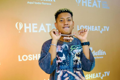 Jombriel en la alfombra roja de Premios Heat