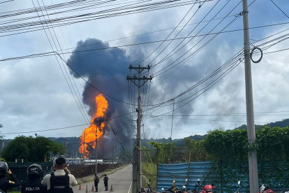 El incendio en la Refinería de Esmeraldas que ocurrió el 26 de mayo de 2025.