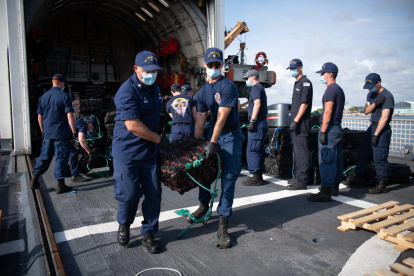 La Guardia Costera de EE.UU. (USCG, en inglés) informó la incautación de alrededor de 12.800 kilos de cocaína, con un valor estimado de 211,3 millones de dólares en las calles, como resultado de cuatro interdicciones realizadas en el Pacífico Oriental.