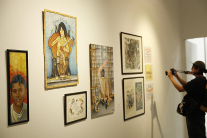 Obras exhibidas en la exposición "Desde el corazón del barrio de Tepito" este jueves, en Ciudad de México (México).