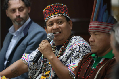 Comunidades peruanas indígenas presentan el informe.