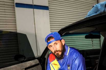 Chito Vera vistió la camiseta retro de la selección ecuatoriana de fútbol tricolr.