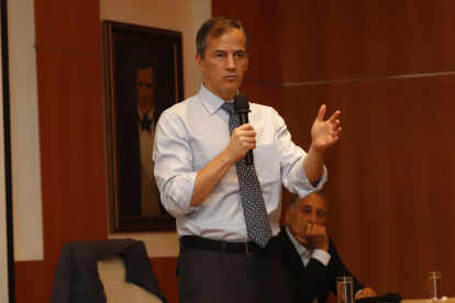 Fue viceministro de Justicia de Colombia. Abogado y socioeconomista. Experto en temas de derecho constitucional, derechos humanos y derecho internacional público.