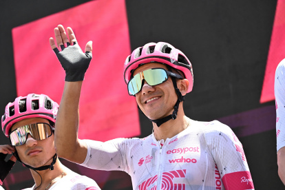 Richard Carapaz, tras la etapa 20, se subirá nuevamente al podio del Giro de Italia 2025.