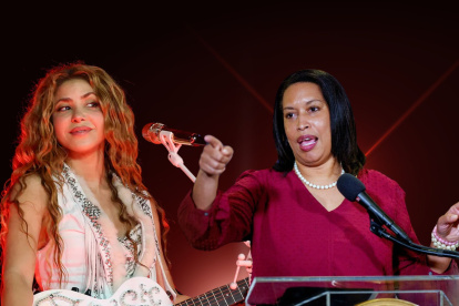 Shakira y Muriel Bowser.