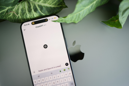 Compartir datos personales con ChatGPT puede comprometer tu privacidad, advierten expertos en ciberseguridad.
