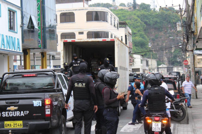 Referencial. Operativo de Segura EP en el centro de Guayaquil.