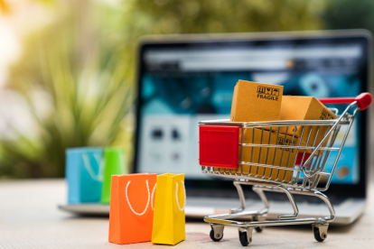 Cada paquete enviado desde el exterior por courier bajo el sistema 4x4 pagará una tarifa fija de $20 desde el 16 de junio de 2025.