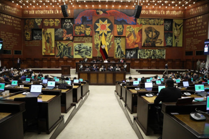 Los legisladores durante una sesión en el Pleno.
