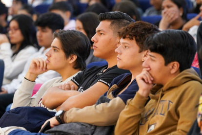 La eliminación de becas estatales en universidades privadas ha cerrado las puertas de la universidad a muchos jóvenes