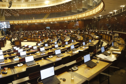 Al principio de la sesión, el correísmo se ausentó del Pleno de la Asamblea.