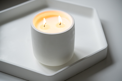 Referencial. Uso de velas por cortes de luz.