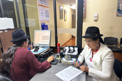 La Prefecta Tibán presento la denuncia en la Fiscalía de Pujilí por el presunto delito de paralización de servicio público.