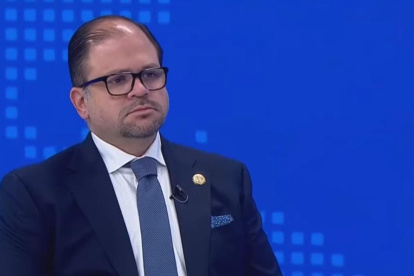 El ministro del Interior, John Reimberg, en entrevista con Teleamazonas.