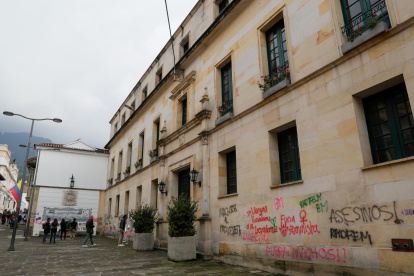 Vista general del frontispicio del Palacio de San Carlos, sede del Ministerio de Relaciones Exteriores de Colombia, en el centro de Bogotá (Colombia).