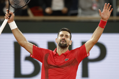 Djokvic sufrió por casi 3 horas para poder vencer a Alexander Zverev y pasar a semifinales.
