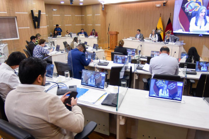 Tensión en Concejo de Quito por contrato con RECOBAQ y acusaciones a Emaseo.