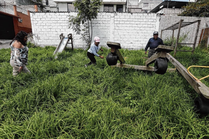 En los alrededores de la casa barrial del Comité del Pueblo se nota el descuido, dicen sus dirigentes.