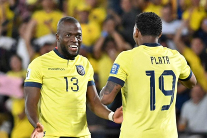 Gonzalo Plata (d) y Enner Valencia estarían descartados para jugar ante la Tri