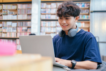 La Senescyt abrió la convocatoria de becas para estudiar el máster en línea