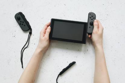 La Nintendo Switch 2 combina diseño renovado y potencia mejorada, marcando el inicio de una nueva era en el gaming híbrido.