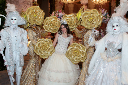 Donatella Chiarello cumplió su sueño: celebrar sus 15 años como una verdadera reina en una fiesta temática de la realeza.