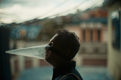 Época de Plagas es un cortometraje dirigido por la cineasta ambateña Gabriela Calvache y producido por Daniela Fuentes Moncada.