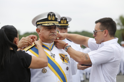 Daniel Noboa participó en la ceremonia de ascenso honorífico y la imposición de mando del Almirante Pablo Caicedo Salvador.