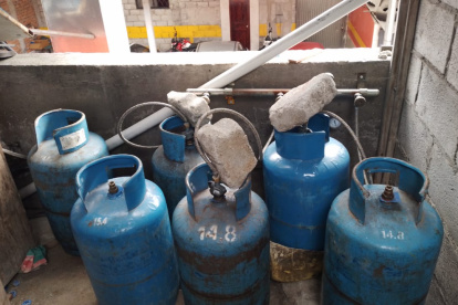 La Agencia Metropolitana de Control (AMC) clausuró este miércoles dos chifas ubicadas en el sector de Quitumbe, al sur de la capital.