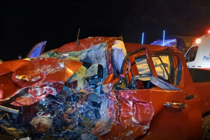 El fatal accidente dejó una persona fallecida y dos heridas, luego de que una camioneta y un camión chocaron en la av. Panamericana Norte.