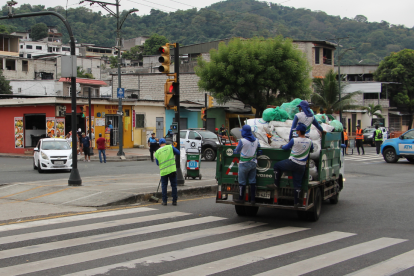 Personal de limpieza realizó la recolección de desechos.