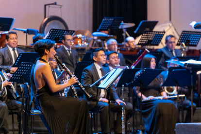 El repertorio incluye tres obras destacadas, entre ellas "Camino Real" de Alfred Reed.