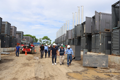 El Viceministerio de Electricidad supervisó en abril de 2025 la instalación de los generadores en Esmeraldas III.