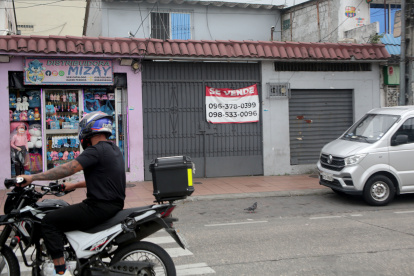 Referencial. En varios barrios del norte se observan en cada esquina letreros de venta y alquiler.