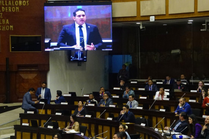 Un video del exlegislador Ronny Aleaga se proyectó en la Asamblea Nacional.