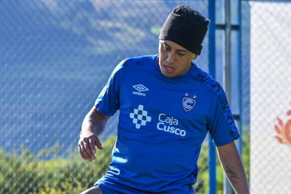 Christian Cueva aún mantiene contrato con Cienciano de Cusco
