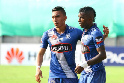Miller Bolaños (d) y Ángel Mena podrían volver a vestir la azul de Emelec