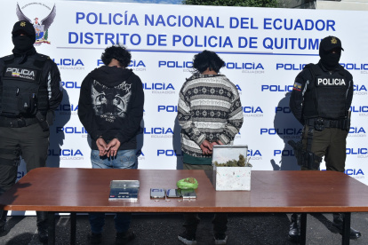 Detención. Dos ciudadanos fueron aprehendidos por tenencia de sustancias sujetas a fiscalización en el sector de Turubamba.