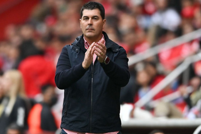 Ismael Rescalvo en 2025 comenzó a dirigir a Deportes Tolima de Colombia