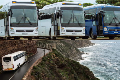 Un autobús de Trans Acreana inicia su travesía récord desde Río hacia Lima, cruzando selva, Andes y más de 30 ciudades