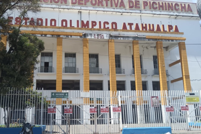 La AMC suspendió el estadio Olímpico Atahualpa el domingo 8 de junio y colocó sellos de clausura en las puertas y boleterías del escenario deportivo.