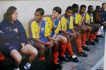 Recuerdo. Juan Francisco Aguinaga (tercero desde la izq.) junto a los tricolores convocados por Bolillo Gómez para el encuentro ante Perú en Lima.