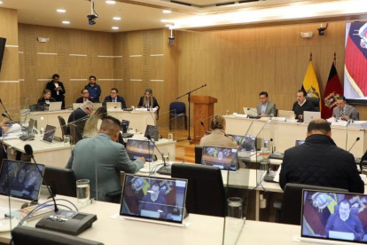 Sesión. Para tratar el tema de seguridad, solo 11 ediles votaron a favor, 7 no fueron y 4 se abstuvieron.