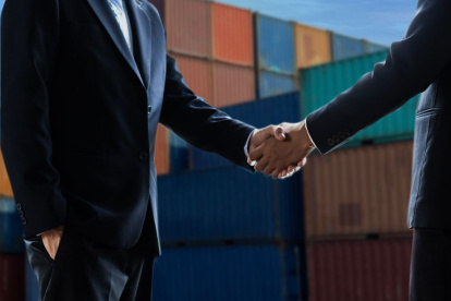 Trump impone aranceles del 55 % a China, entre tensiones, mercados inestables y dudas sobre su verdadero impacto